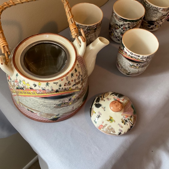 Chinese Styled Tea Set - Picture 2 of 4